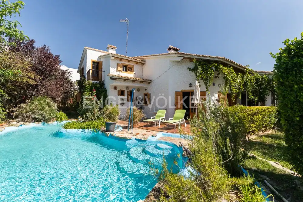 Vista exterior de Casa o chalet en venta en Requena con Aire acondicionado, Calefacción y Jardín privado