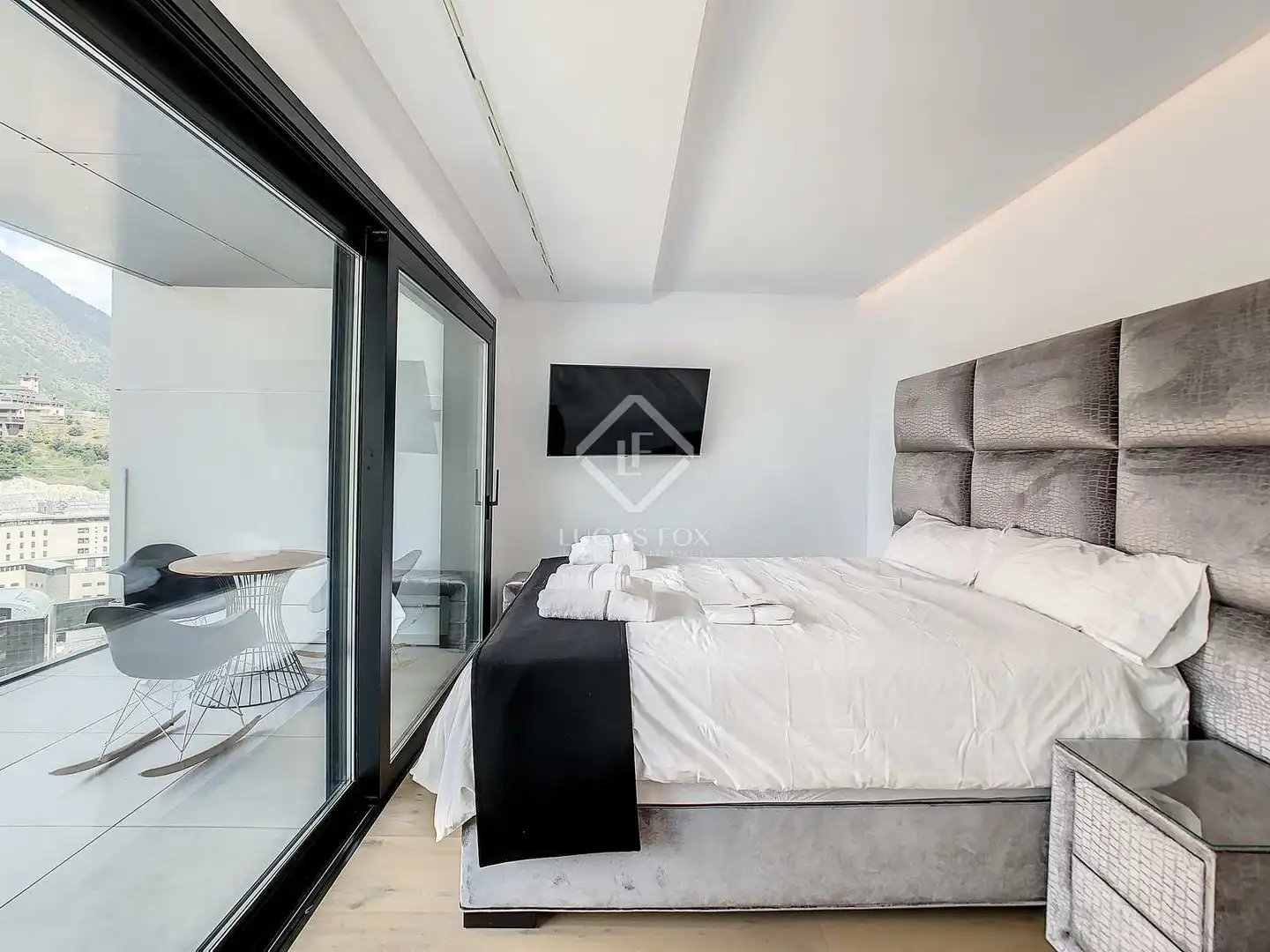 Bedroom of Attic for sale in Madrid  with Air Conditioner, Heating and Terrace