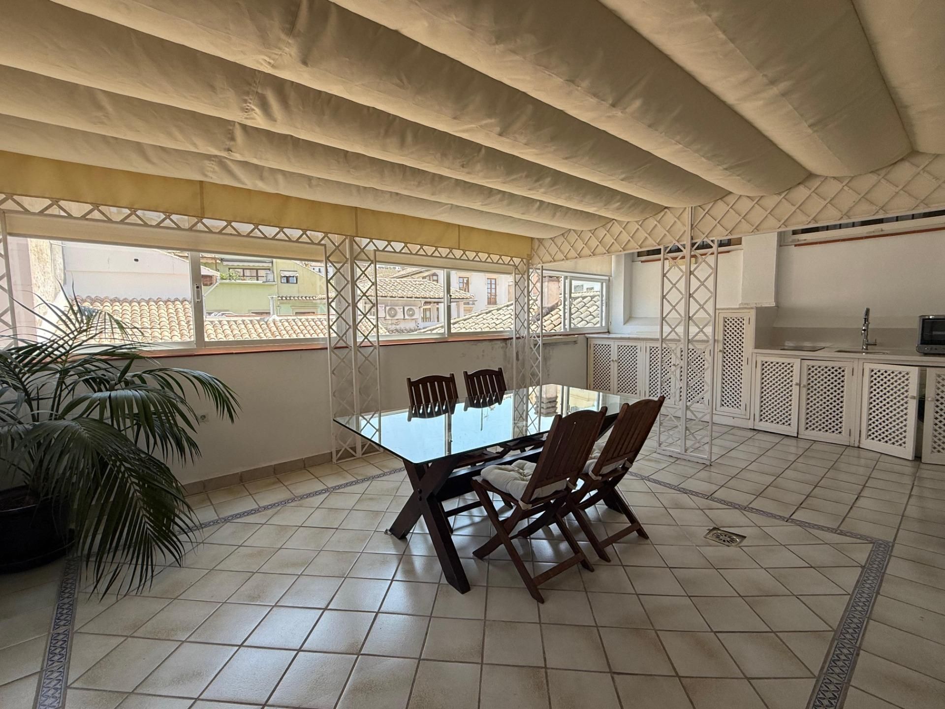 Dachboden zur Miete in Calle TENDILLAS DE SANTA PAULA, Centro - Sagrario