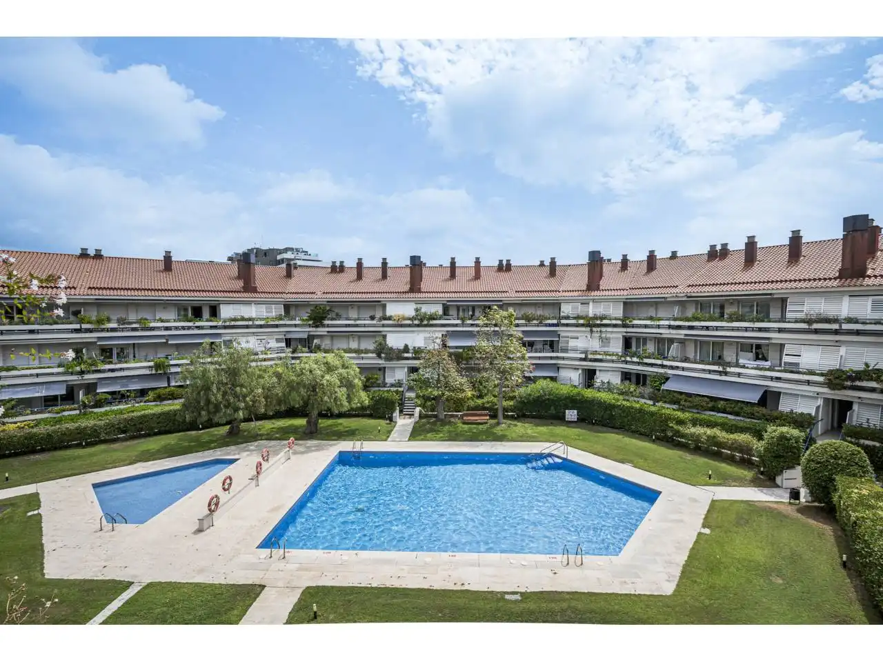 Schwimmbecken von Dachboden zum Verkauf in Sitges mit Klimaanlage, Heizung und Terrasse