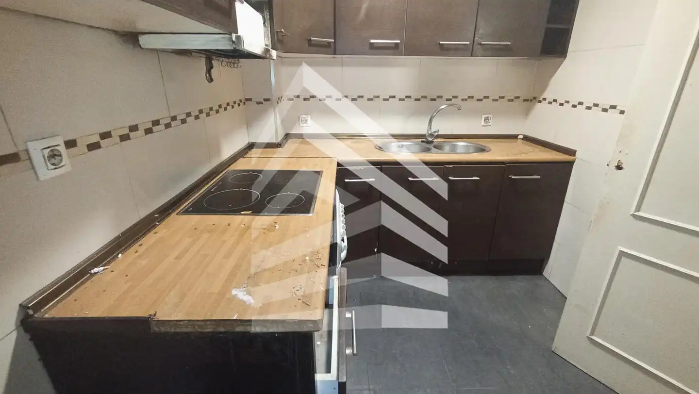 Küche von Wohnung zum Verkauf in Barcelona mit Heizung und Balkon