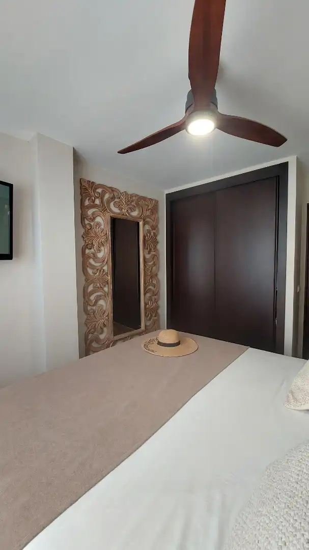 Dormitori de Apartament en venda en La Manga del Mar Menor amb Terrassa, Moblat i Forn