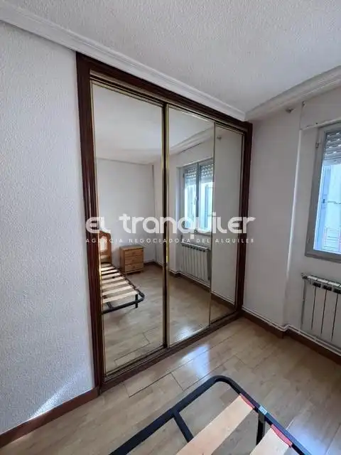 Bedroom of Flat for rent in Madrid  with Air Conditioner, Furnished and Washing machine