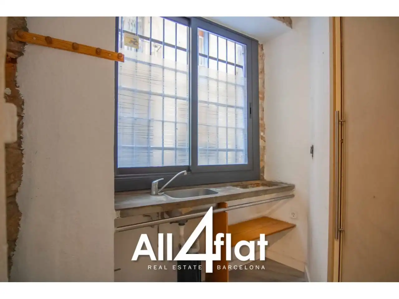 Business premises for sale in Calle Lluna, imagen 7