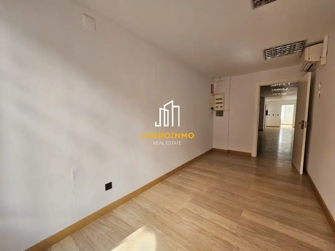 Flat for sale in  Logroño  with Air Conditioner, Heating and Storage room