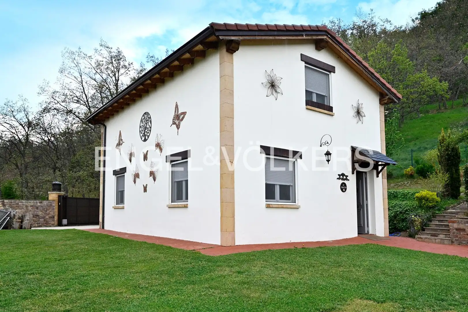 Vista exterior de Casa o chalet en venta en Reinosa con Aire acondicionado, Calefacción y Jardín privado