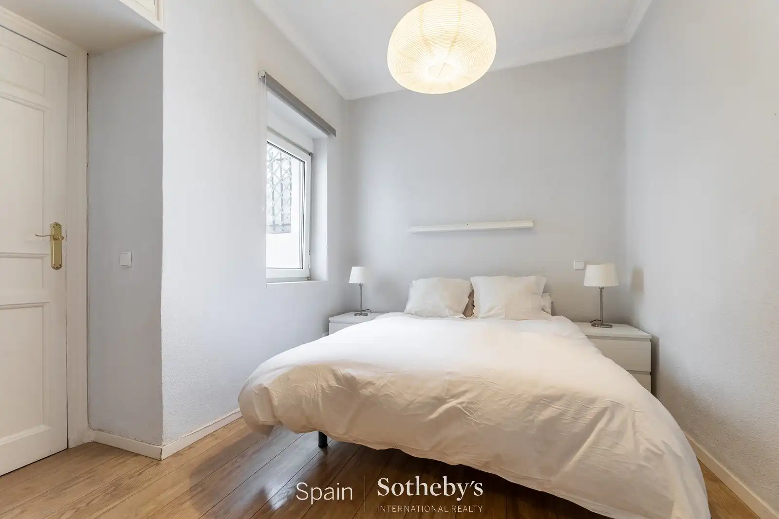 Dormitori de Apartament en venda en Madrid amb Aire condicionat, Calefacció i Terrassa