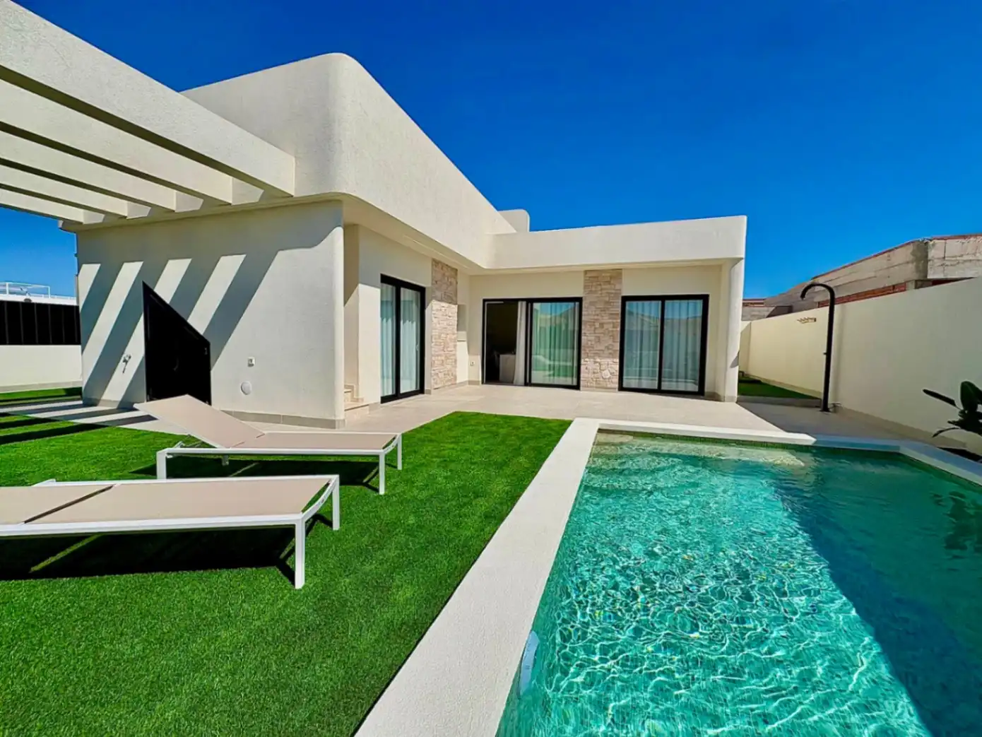 Villa con piscina in vendita a Roldán