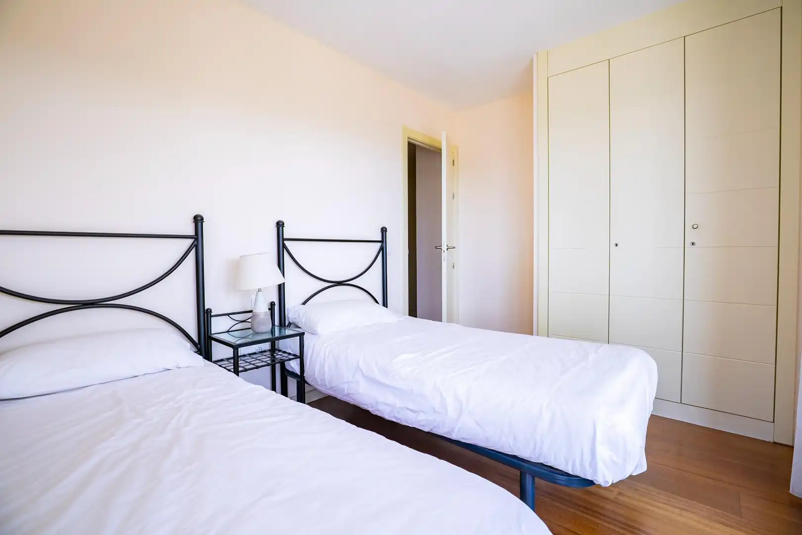 Schlafzimmer von Wohnung zum Verkauf in Sabiñánigo mit Heizung, Parkett und Terrasse