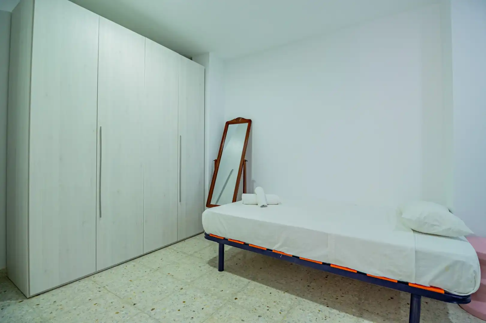 Habitación de Casa o chalet en venta en L'Alfàs del Pi con Aire acondicionado, Calefacción y Jardín privado