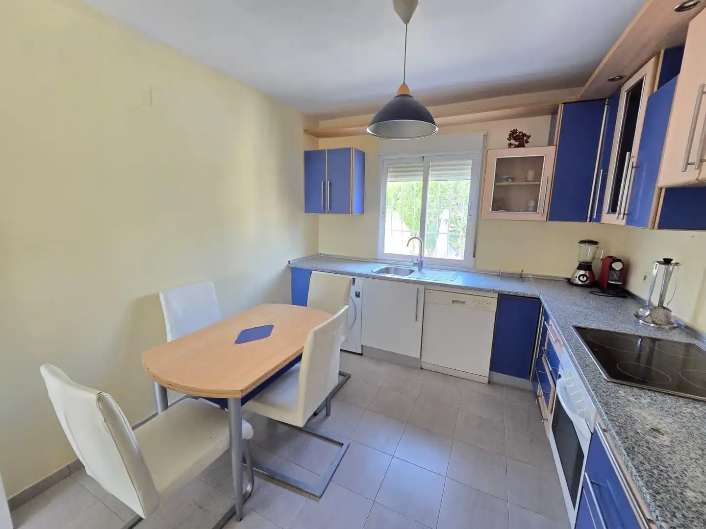 Chalet con piscina en venta en Coloma, imagen 16
