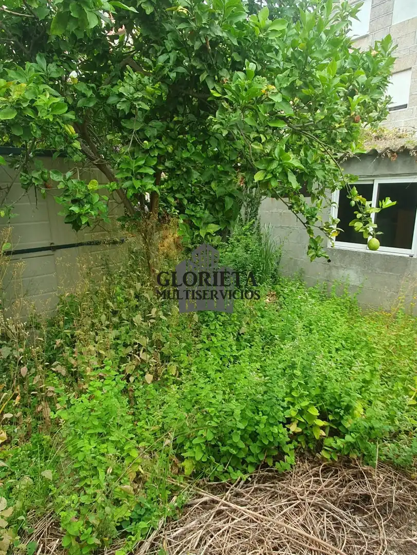 Piso en venta en Vigo  con Calefacción, Jardín privado y Amueblado