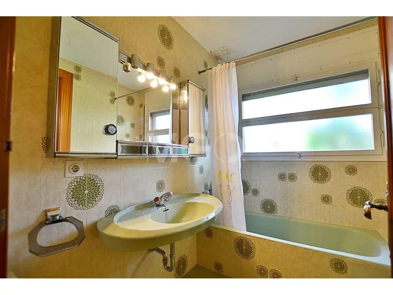 Badezimmer von Haus oder Chalet zur Miete in Seva mit Heizung, Privatgarten und Terrasse