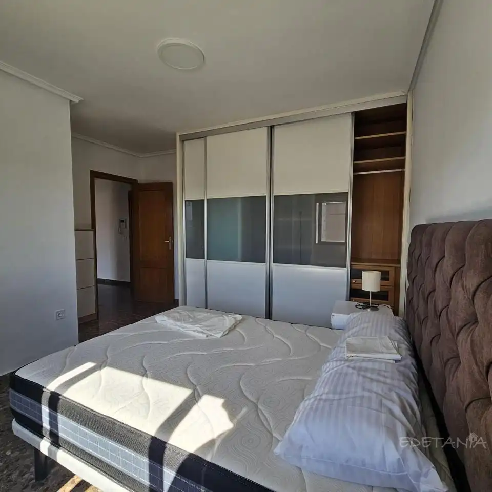 Habitación de Piso de alquiler en Moncada con Aire acondicionado, Amueblado y Internet