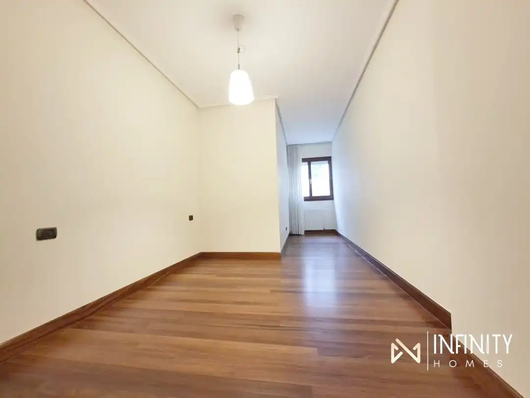Maisonette zur Miete in Bilbao  mit Heizung, Privatgarten und Terrasse