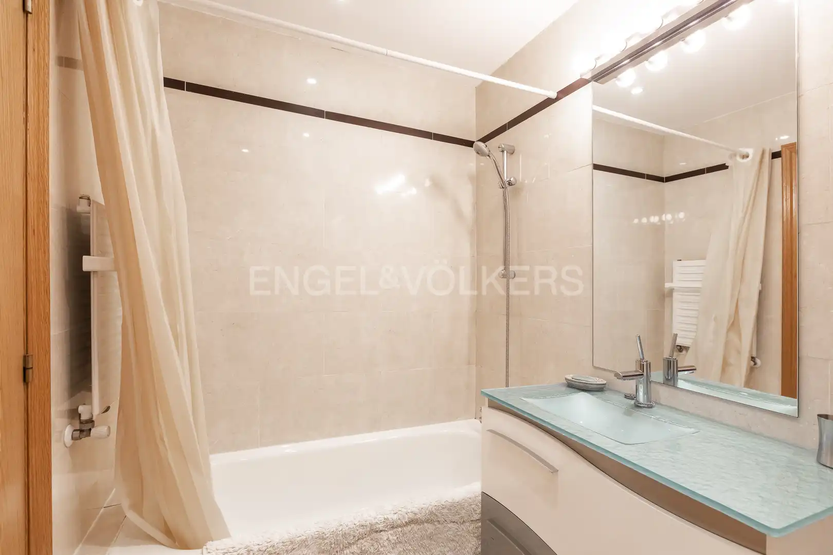 Badezimmer von Wohnung zur Miete in Alcorcón mit Klimaanlage, Heizung und Parkett