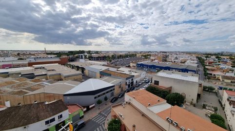 Foto 2 de Piso de alquiler en Calle Entrenaranjos, Vista Azul - Consolación, Dos Hermanas