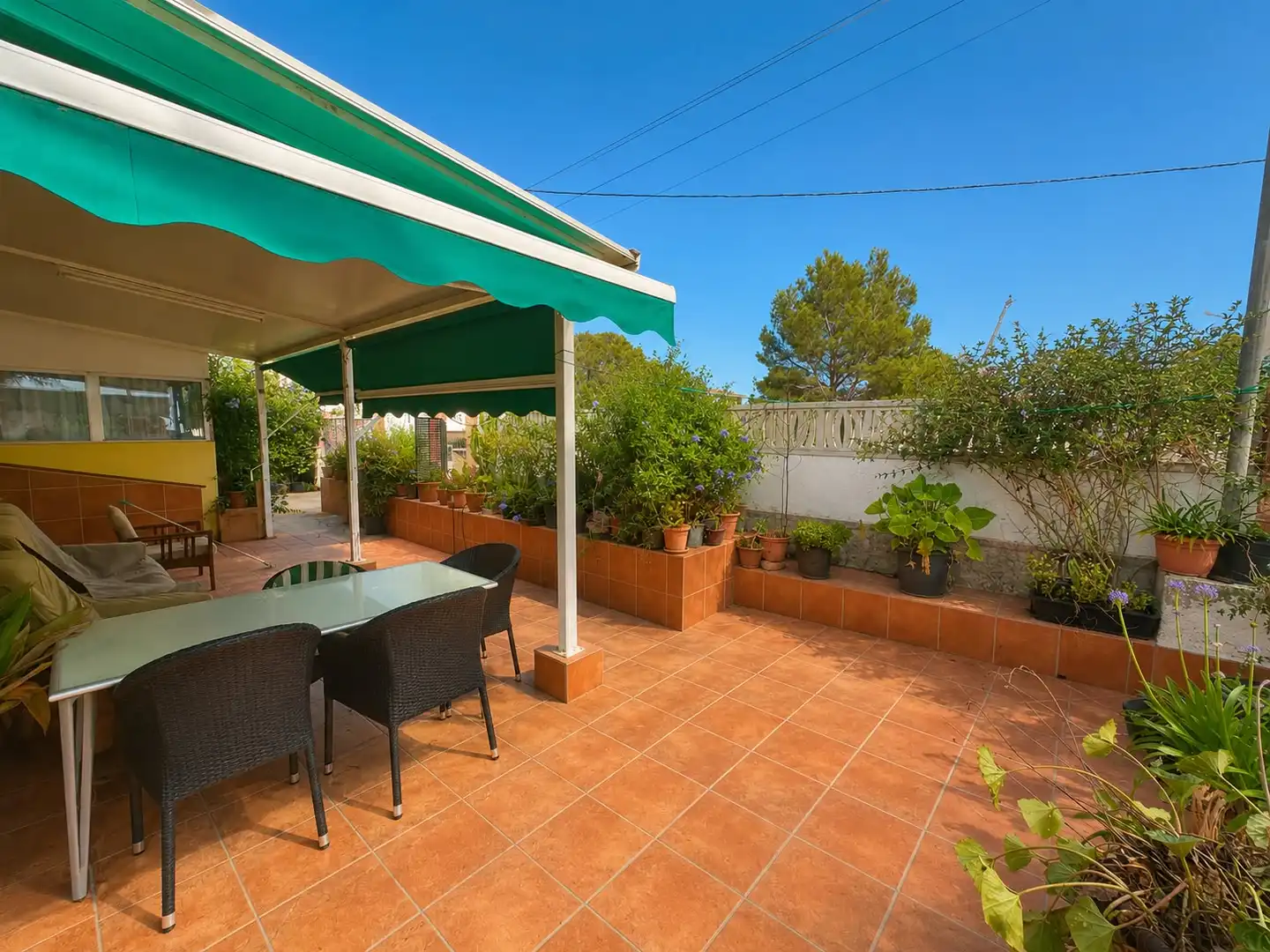 Terrassa de Casa o xalet en venda en Mont-roig del Camp amb Aire condicionat, Calefacció i Jardí privat