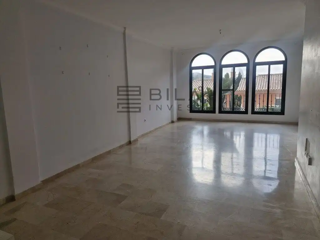 Wohnzimmer von Wohnung zum Verkauf in Marbella mit Klimaanlage, Terrasse und Abstellraum