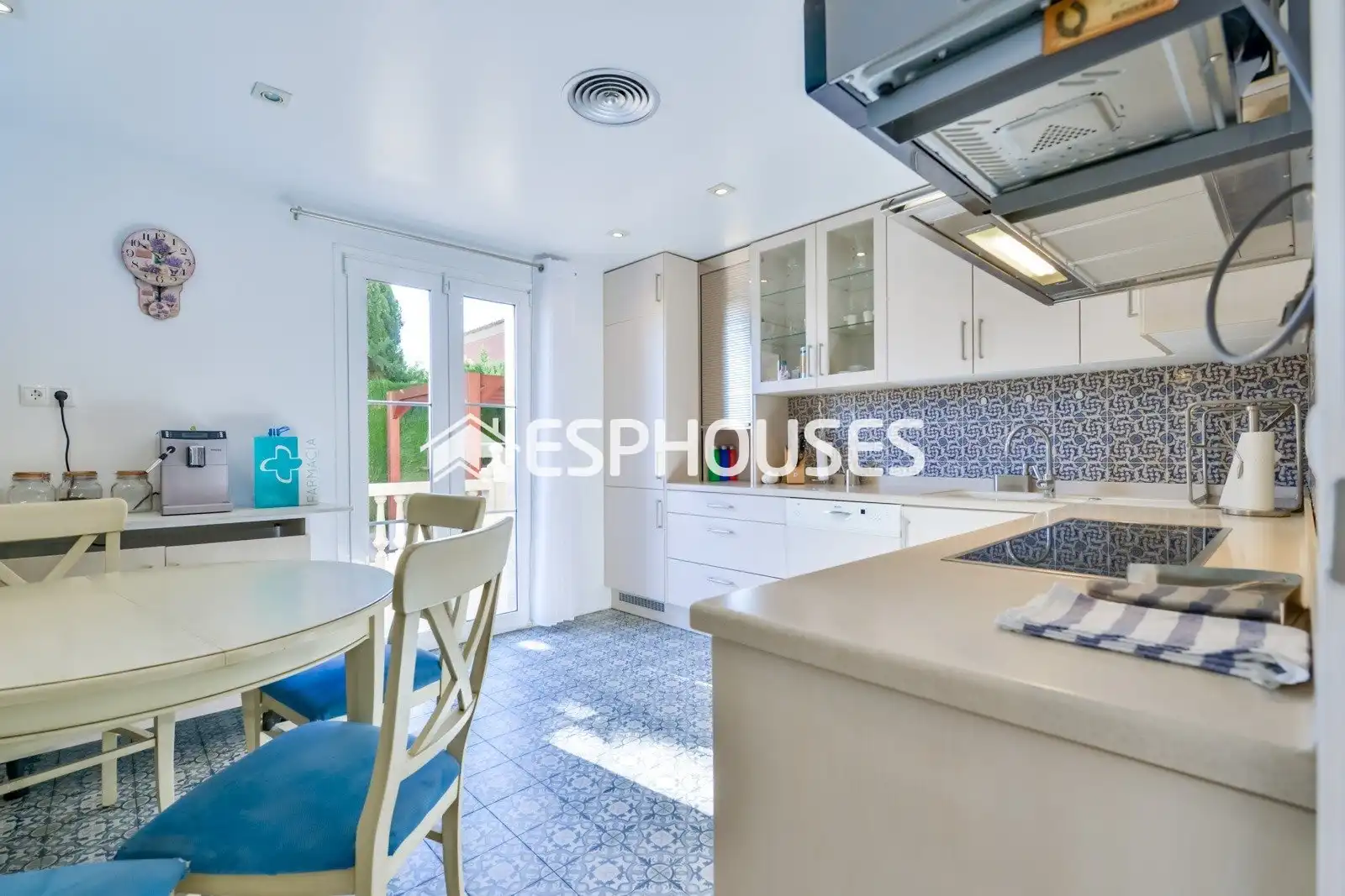 Kitchen of Houses for sale in Oliva  with Air Conditioner, Heating and Terrace