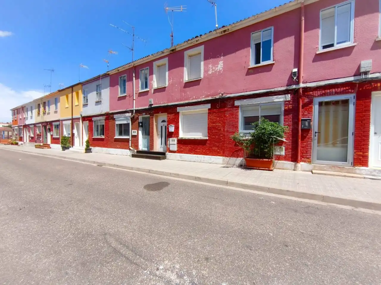 Exterior view of Houses for sale in Burgos  with Heating