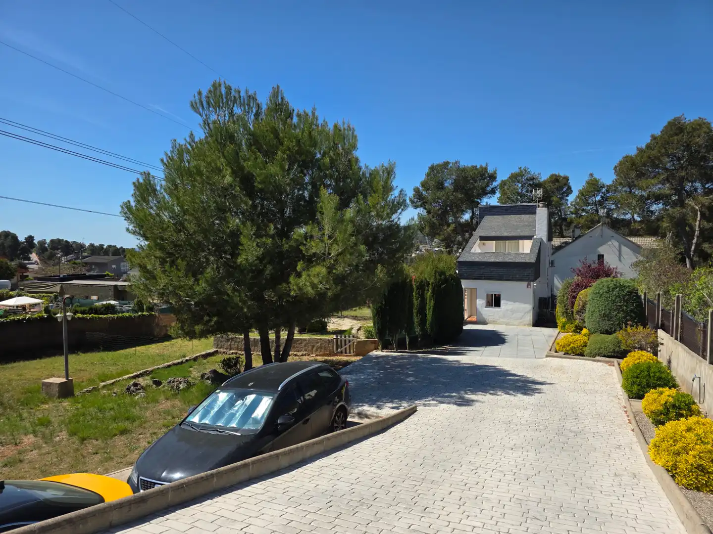 Vista exterior de Casa o xalet en venda en Vallirana amb Aire condicionat, Calefacció i Jardí privat