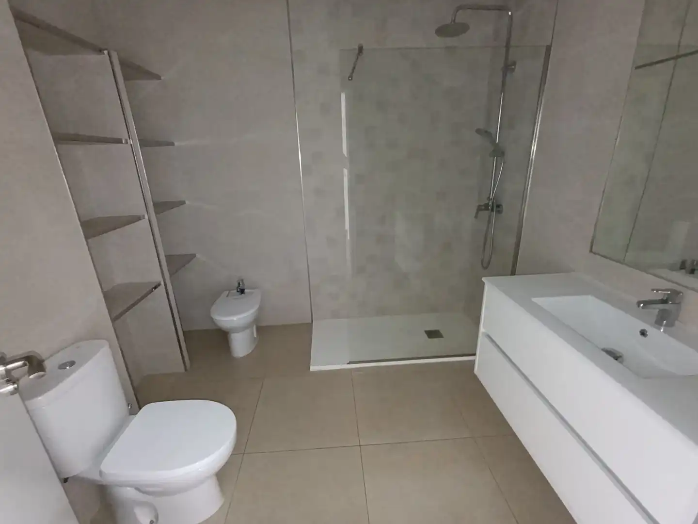 Badezimmer von Wohnung zum Verkauf in Linares