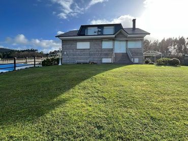 Villa con piscina in vendita a couce casas 40