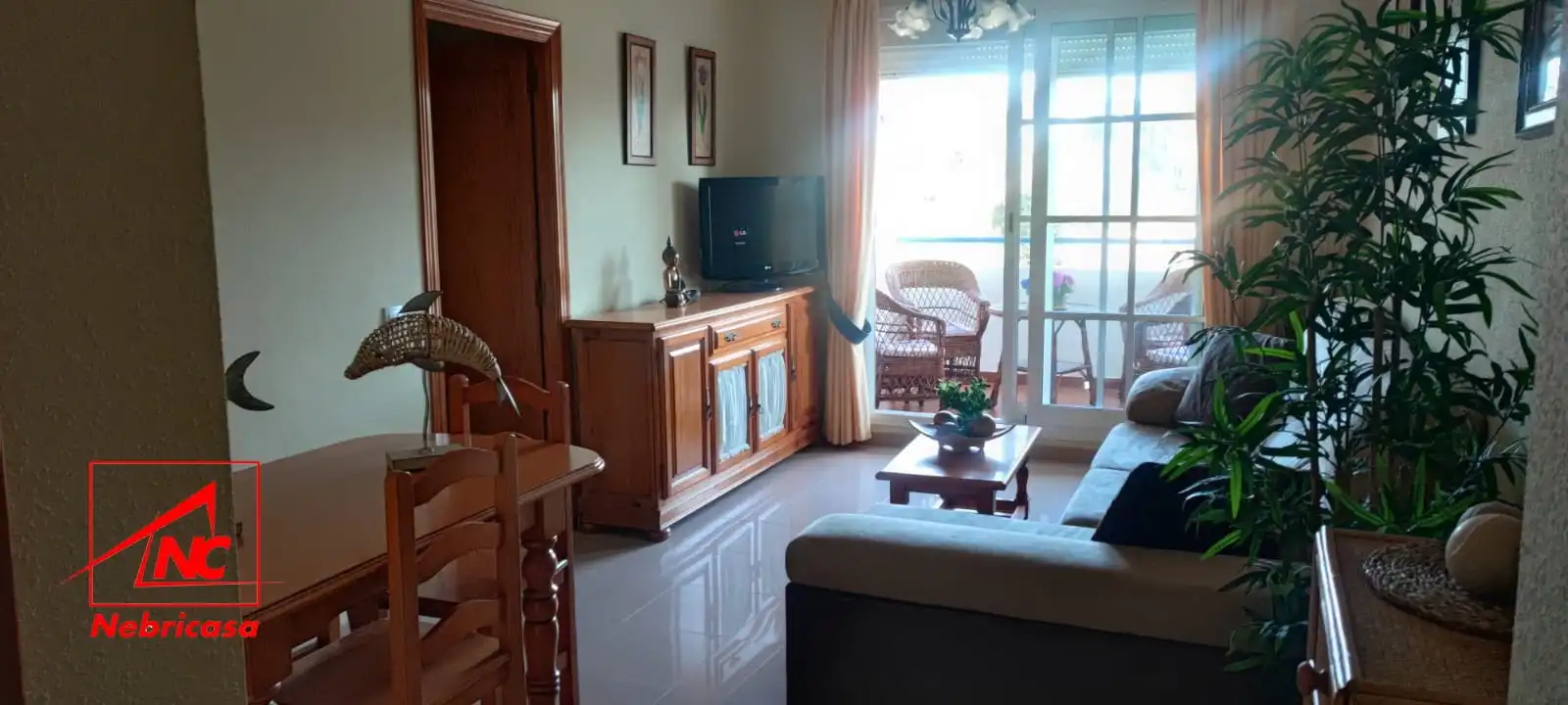 Sala de estar de Piso de alquiler en Rota con Terraza, Piscina y Amueblado