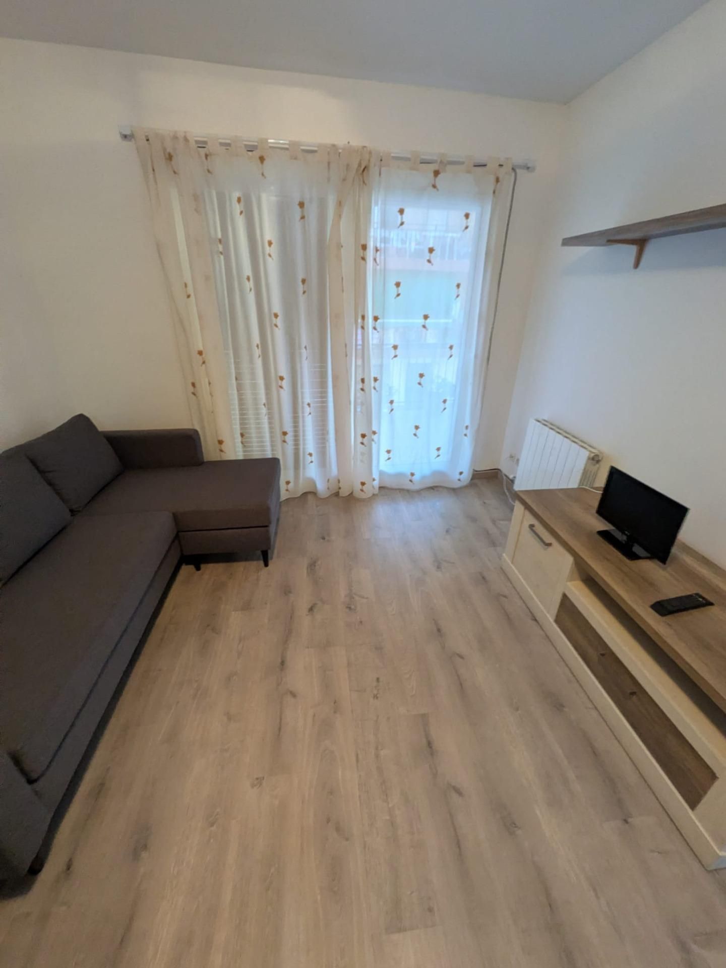 Living room of Flat for sale in Cunit  with Parquet flooring and Terrace