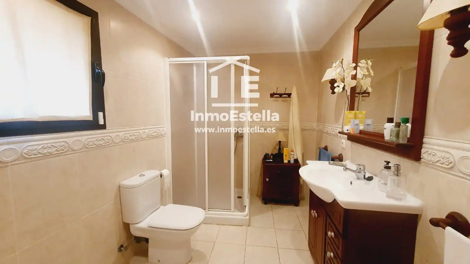 Baño de Casa adosada en venta en Allo con Calefacción, Jardín privado y Terraza