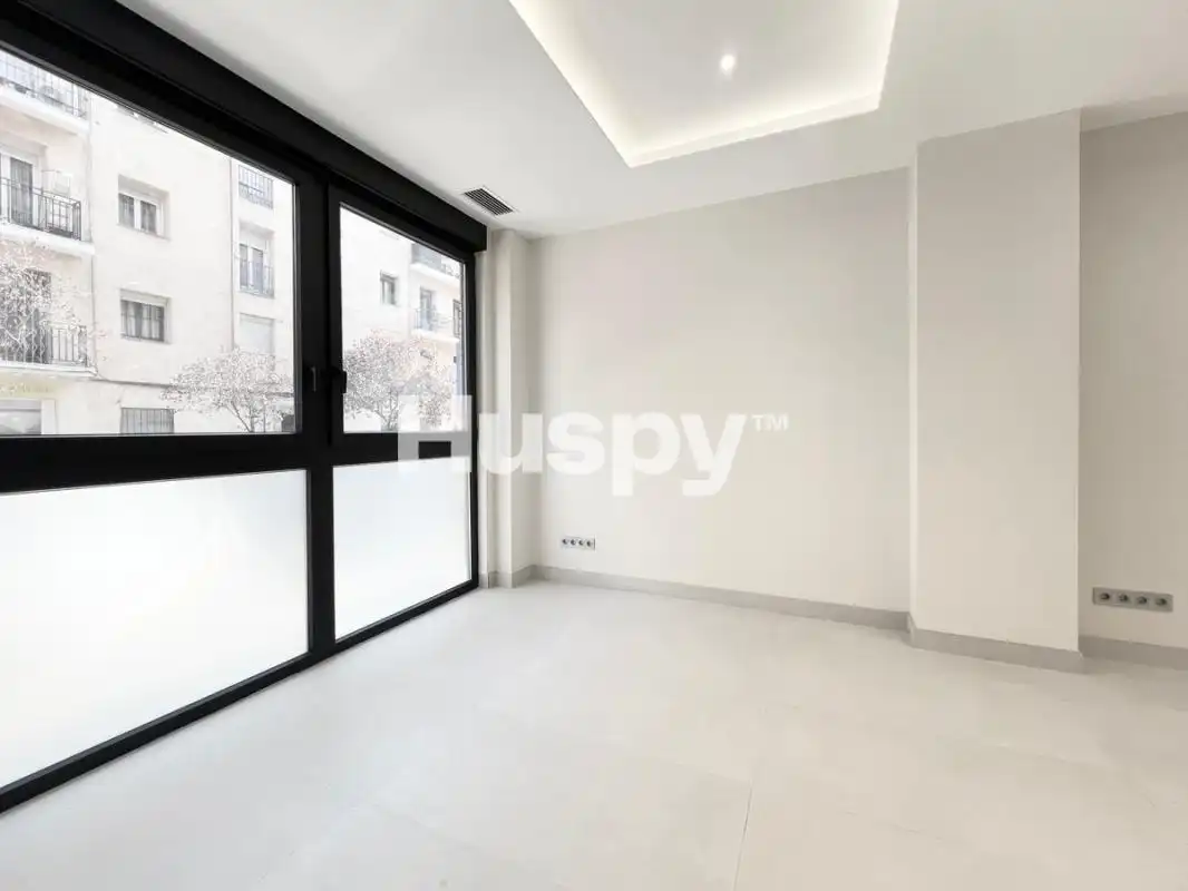 Ground floor for sale in Chamberí