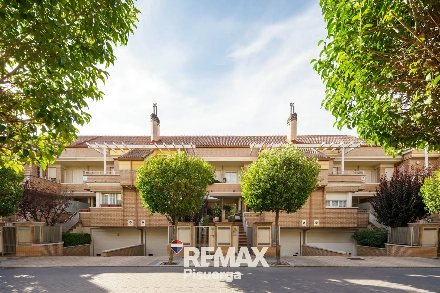 Vista exterior de Casa o xalet en venda en Valladolid amb Aire condicionat, Calefacció i Jardí privat