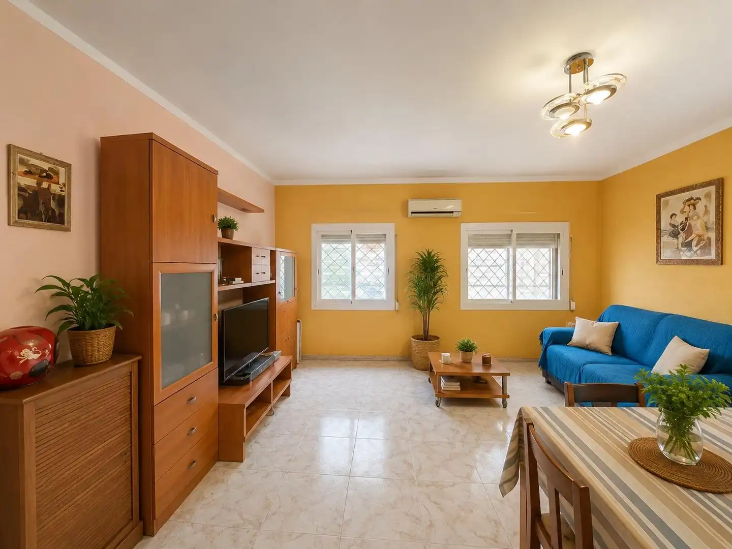 Sala de estar de Planta baja en venta en Mollet del Vallès con Aire acondicionado