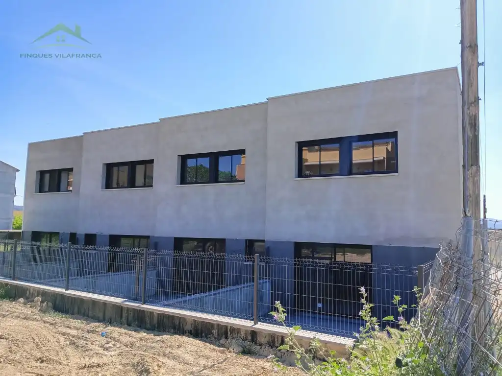 Vista exterior de Casa o xalet en venda en El Pla del Penedès