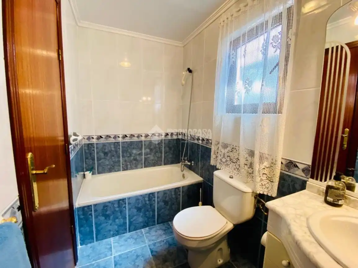 Bathroom of Country homes for sale in Cubillas de Santa Marta  with Heating