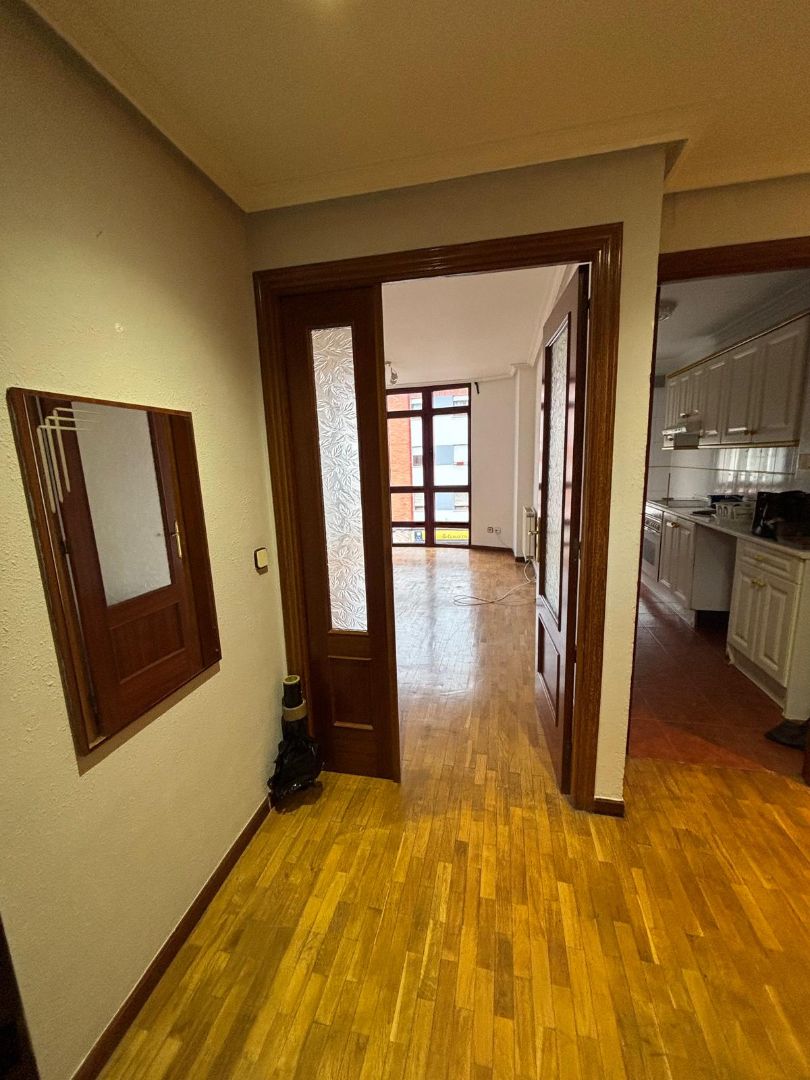 Flat for sale in Calle Luis Suárez Ximielga, Colloto