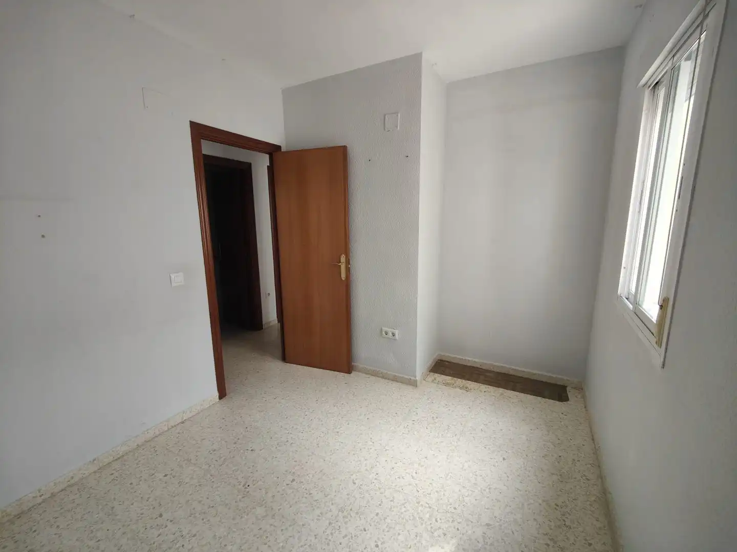 Schlafzimmer von Wohnung zum Verkauf in Tomares mit Klimaanlage, Terrasse und Abstellraum