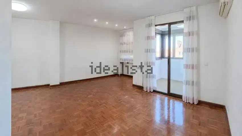 Bedroom of Flat for rent in Madrid  with Air Conditioner, Heating and Terrace