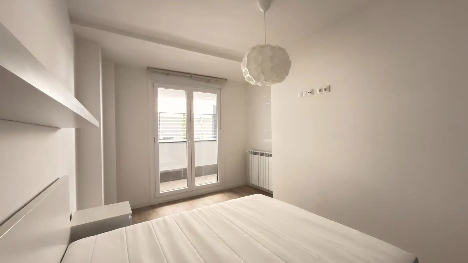 Schlafzimmer von Wohnungen zur Miete in Tres Cantos mit Klimaanlage, Heizung und Terrasse