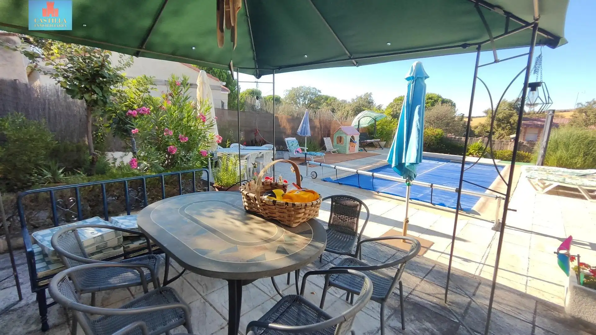 Terrassa de Casa o xalet en venda en Peñalba de Ávila amb Calefacció, Jardí privat i Traster