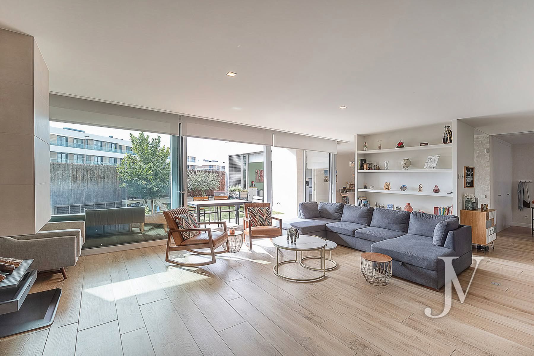 Living room of Single-family semi-detached for sale in La Moraleja  with Air Conditioner, Heating and Private garden