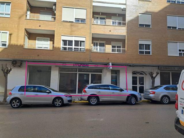 Local comercial en Alquiler en Avenida VALENCIA, 32 en Requena