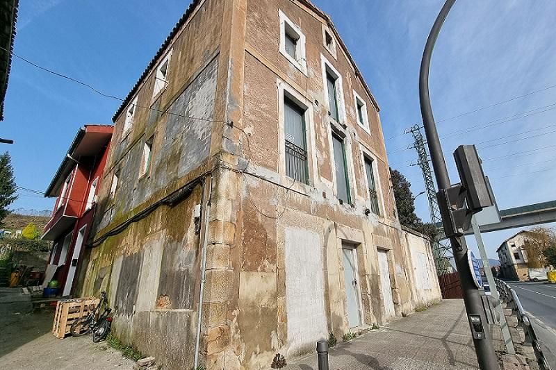 Vista exterior de Edifici en venda en Amorebieta-Etxano
