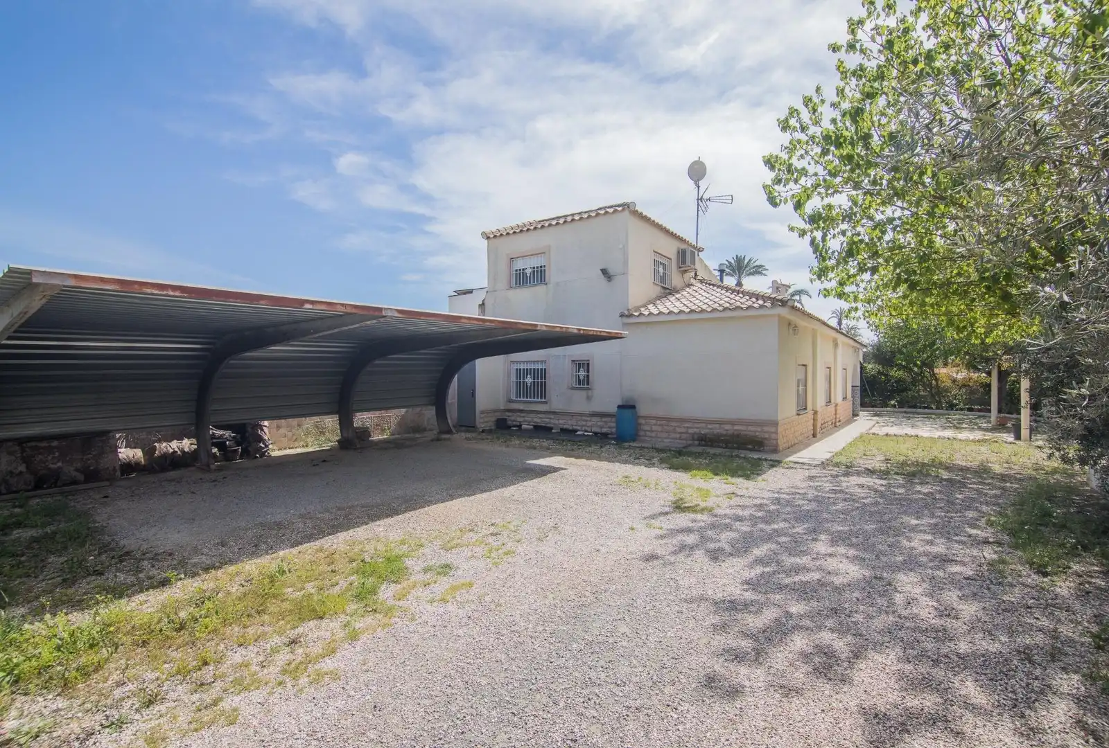Vista exterior de Casa adosada en venda en Elche / Elx amb Calefacció, Jardí privat i Terrassa