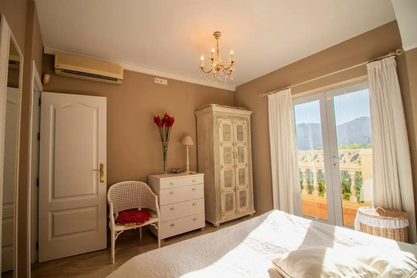 Schlafzimmer von Haus oder Chalet zum Verkauf in Almuñécar mit Klimaanlage, Privatgarten und Terrasse