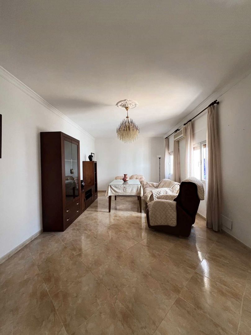 Sala d'estar de Casa o xalet en venda en Casariche amb Aire condicionat, Terrassa i Traster