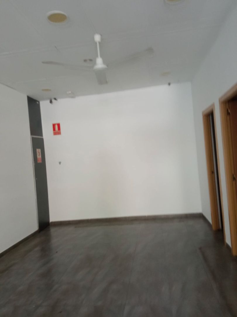Local de lloguer en  Valencia Capital