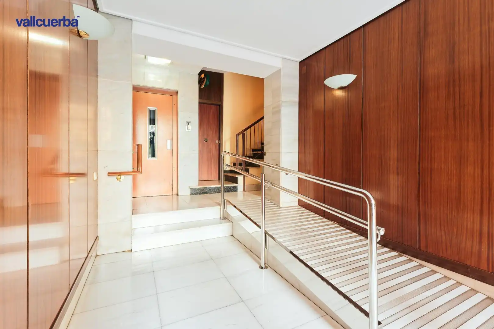 Flat for sale in Barcelona  with Air Conditioner, Heating and Balcony
