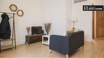 Living room of Flat to rent in  Madrid Capital  with Air Conditioner, Heating and Furnished